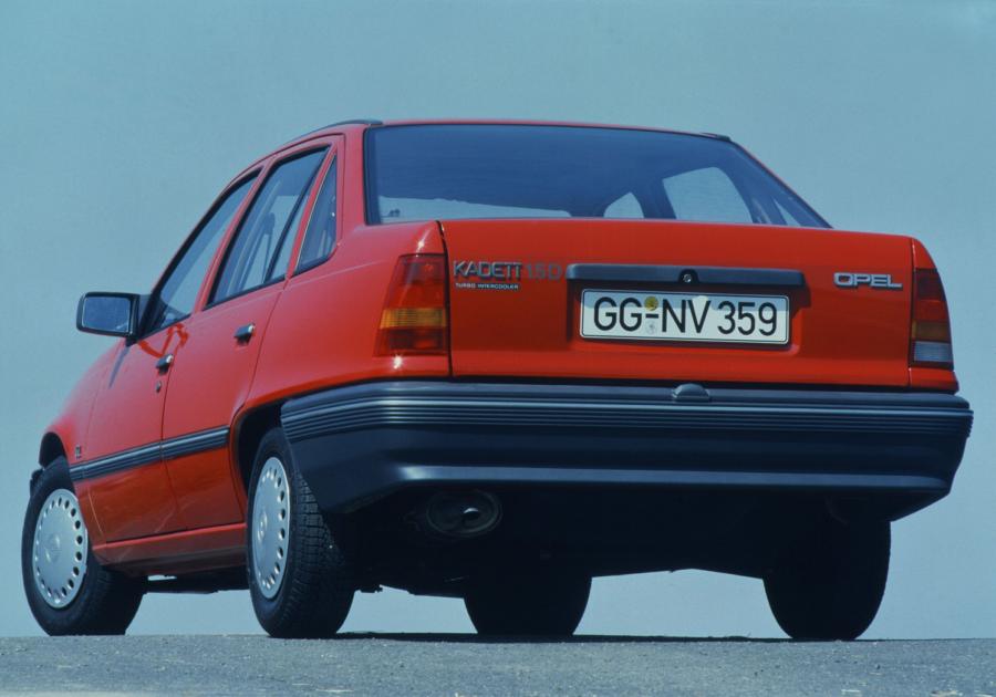  Opel Kadett GL Sedan (E) 1985 года  (фото 24 из 27)
